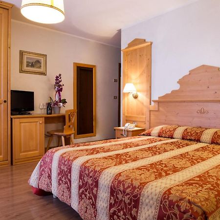 Hotel Al Prato Фієра-ді-Прим'єро Екстер'єр фото