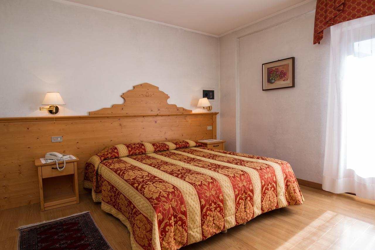 Hotel Al Prato Фієра-ді-Прим'єро Екстер'єр фото
