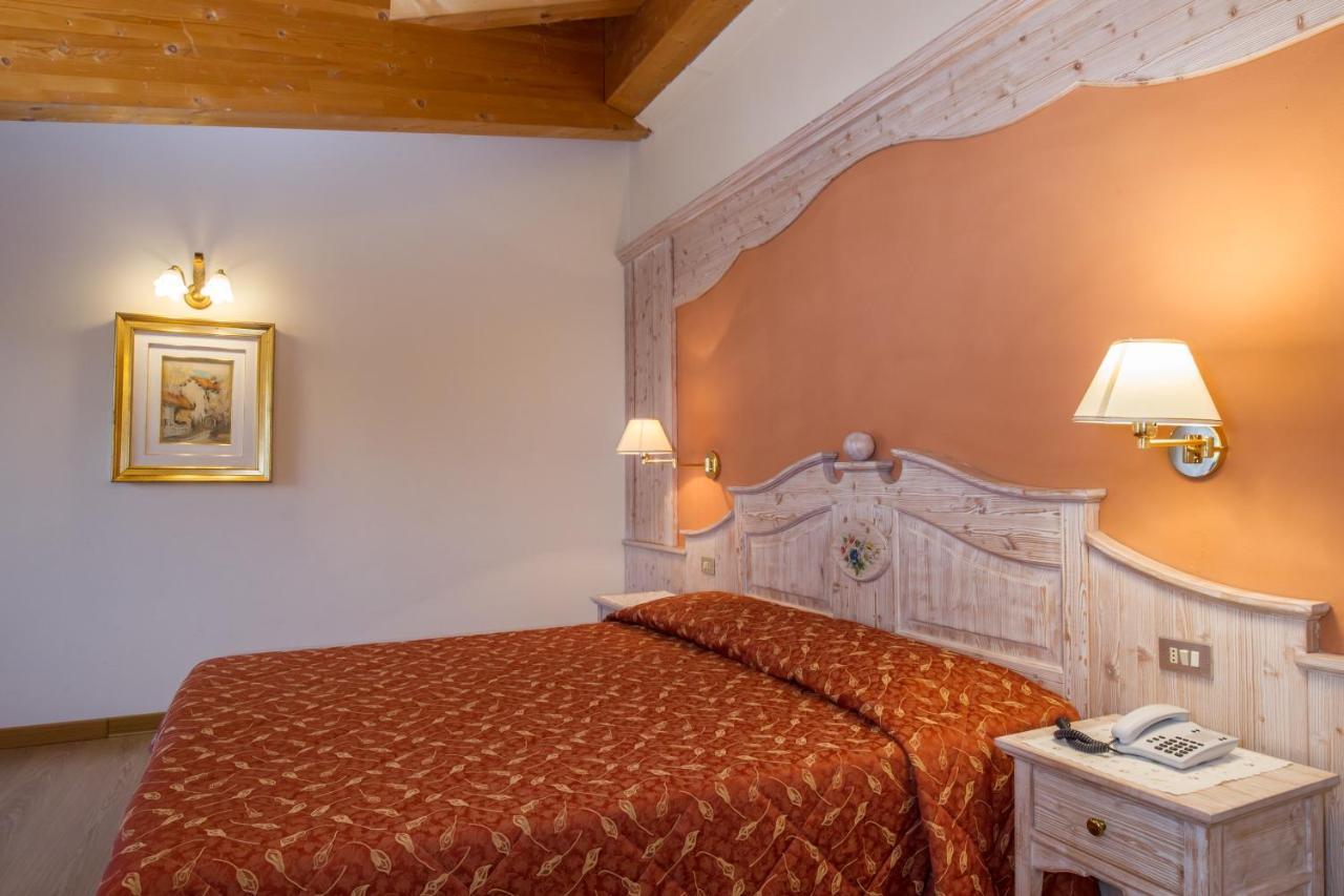 Hotel Al Prato Фієра-ді-Прим'єро Екстер'єр фото