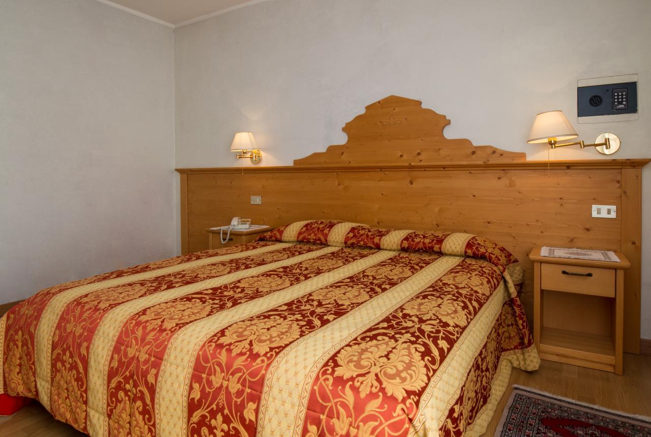 Hotel Al Prato Фієра-ді-Прим'єро Екстер'єр фото